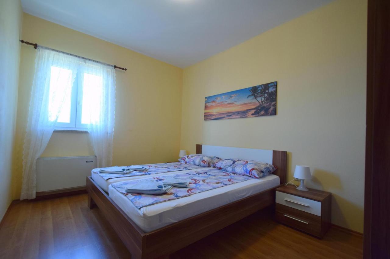 Apartment Pampas Omišalj Exterior foto