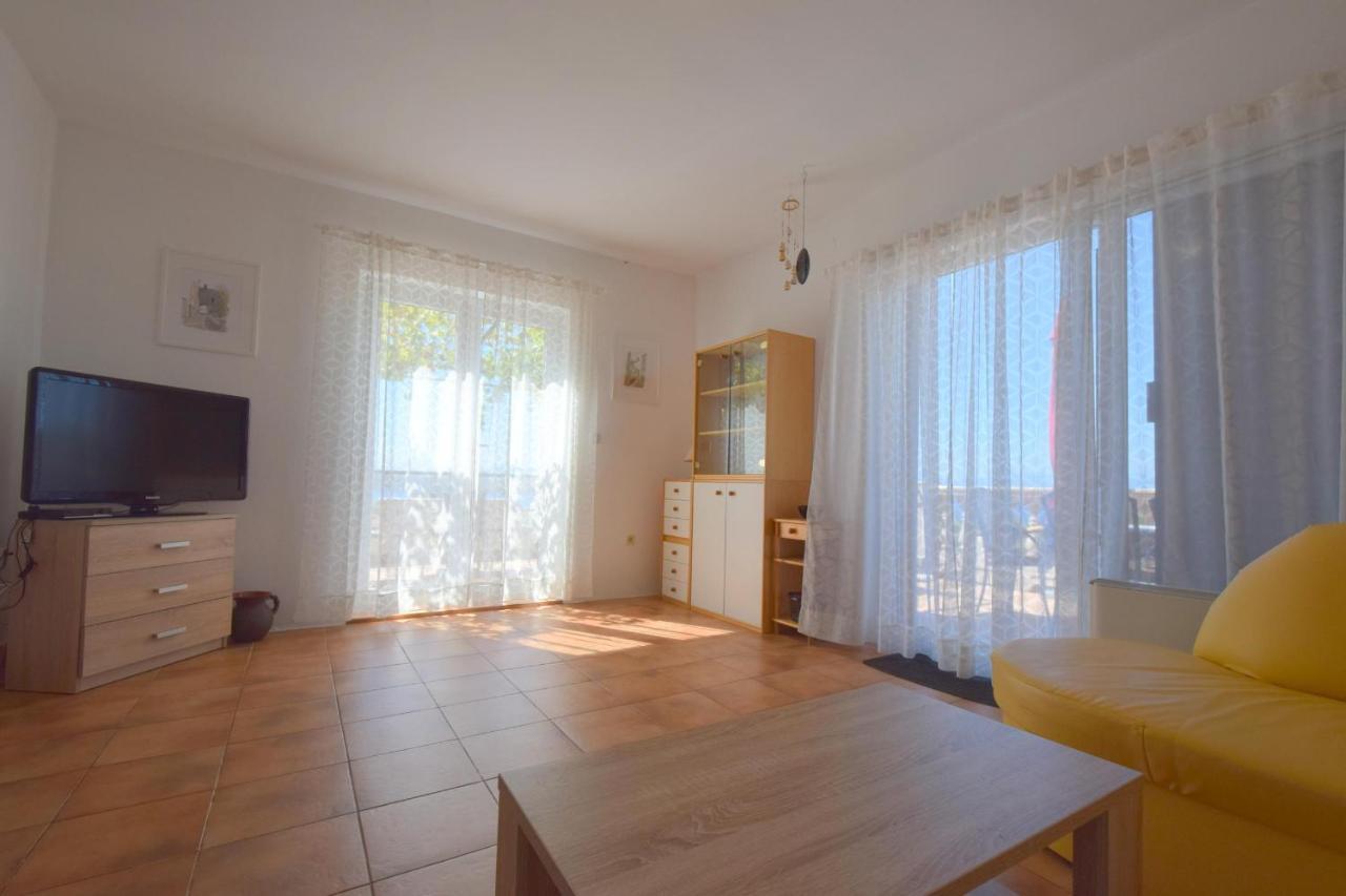 Apartment Pampas Omišalj Exterior foto